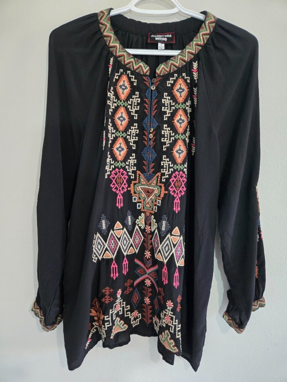 Johnny Was Workshop Embroidered Silk Tunic Bohemian blouse size Small Black